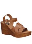 Sandalia de cuero café para mujer con taco cuña de 8.5 cm, estilo casual y punta abierta.