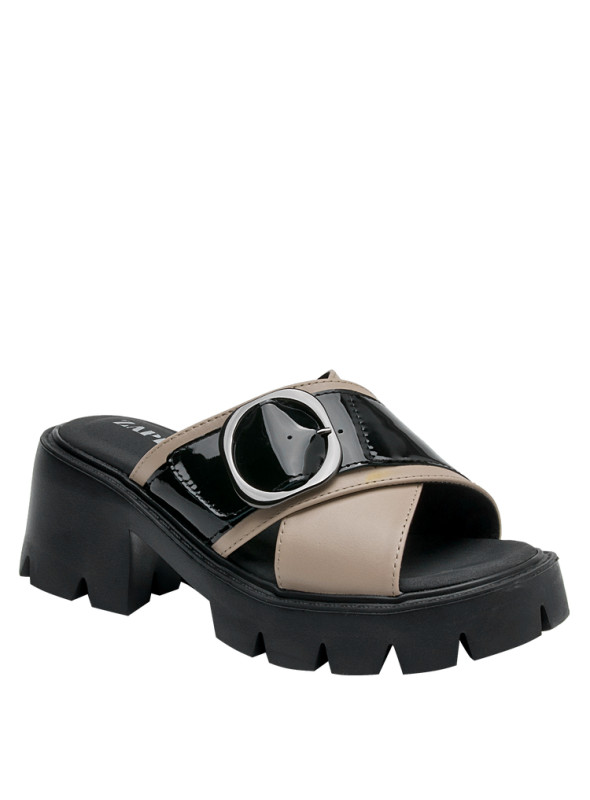 Sandalia de cuero animal print con taco bloque de 8 cm, diseño contemporáneo para mujer.