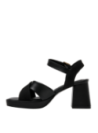 Cuero negro en sandalia de vestir para mujer, perfecta para eventos veraniegos.