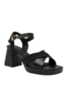 Elegante sandalia de cuero negro para mujer, ideal para el verano.
