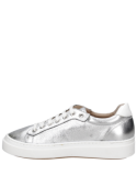 calzado de cuero plata refinado y a la moda para mujer urbana