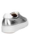 elegante zapatilla de cuero plata con caña de 6 cm para un estilo moderno