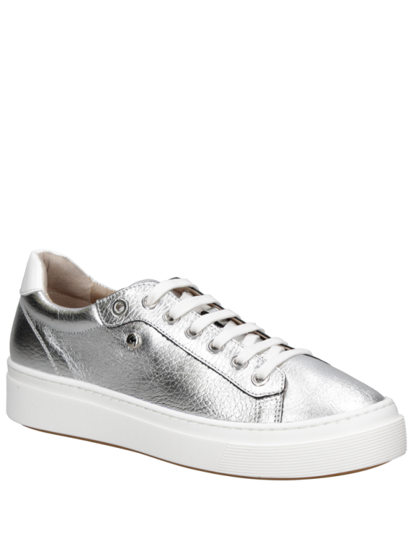 Zapatilla negra de cuero para mujer, estilo urbano, diseño vanguardista y refinado.