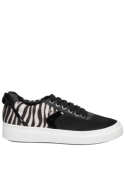 Moderna zapatilla de cuero para mujer, estampado animal print, taco plano de 3 cm.