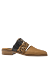 Sandalia de cuero camel para mujer, diseño casual y femenino, ideal para verano.