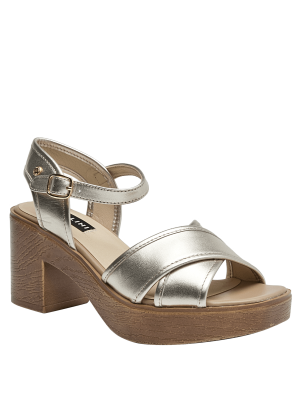 	Sandalia Cuero Mujer