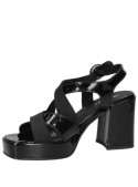 Sandalia casual de cuero negro para mujer, combina elegancia y comodidad con su taco bloque.