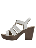 Sandalia de mujer en cuero blanco, estilo casual, con taco alto bloque y diseño fresco para días cálidos.