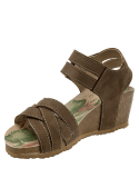 Sandalia de cuero café para mujer con suela antideslizante y forro sintético suave.