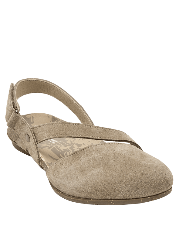 Sandalia casual de cuero taupe con suela antideslizante y taco plano, perfecta para el verano.
