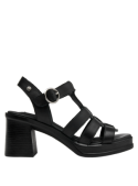 Sandalia negra de cuero para mujer con taco bloque de 8 cm y punta abierta, estilo casual y moderno.