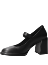 Zapato de cuero negro casual para mujer, ideal para moda y tendencias actuales.