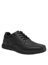 Zapato casual negro de cuero para hombre, con capellada texturizada que aporta robustez y durabilidad.