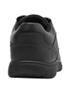 Zapato de cuero negro para hombre, perfil bajo bajo el tobillo, proporcionando movilidad y comodidad al caminar.