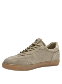 Zapatilla de cuero taupe para mujer, estilo retro casual con puntera reforzada, ideal para un look urbano.