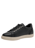 Zapatilla negra casual de cuero para mujer con diseño clásico y minimalista, ideal para el uso cotidiano y estilo versátil.