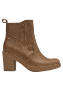 Botín chelsea camel de cuero texturizado para mujer, con diseño práctico y puntera redondeada para comodidad diaria.