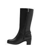Bota de cuero negro para mujer con punta redondeada y caña alta, perfecta para un look casual sofisticado.
