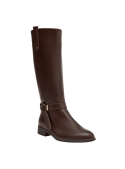 Bota de cuero café para mujer, caña alta y diseño clásico, ideal para estilos formales y casuales.