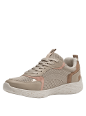 Zapatilla casual taupe para mujer, con sistema de amarre tradicional y lengüeta acolchada para comodidad.