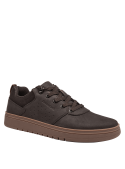 Zapatilla marrón de cuero para hombre, casual y urbana, ideal para diario, con perforaciones para ventilación.