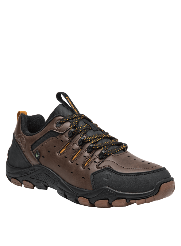 Zapatilla verde para hombre de estilo outdoor con suela gruesa y patrón especializado para tracción en terrenos irregulares.