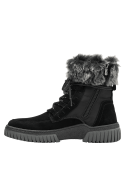 Calzado de cuero negro para mujer, con corte alto y cordones reforzados, diseñado para ofrecer soporte y protección.