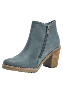 Botín azul de mujer en cuero, con tacón estable de altura media y diseño versátil para diferentes ocasiones.