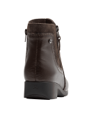 Botín de cuero café con cierre lateral de cremallera, fácil de poner y quitar, adecuado para caminar largos períodos.
