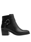 Botín negro de cuero para mujer, versátil y funcional, con cierre lateral interno que facilita su uso.