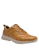 Zapato de cuero camel para hombre, estilo casual, con detalles perforados en los laterales que mejoran la ventilación.