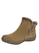 Elegante botín camel de cuero gamuzado con taco plano de 4 cm y punta redonda, perfecto para un look casual.