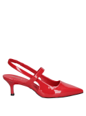 Zapato de charol rojo para mujer, diseño chic con tacón aguja y ajuste seguro, perfecto para eventos formales.