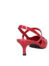 Zapato de cuero rojo para mujer, acabado brillante con correa sobre el empeine, ideal para un look distinguido.