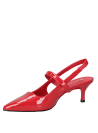 Cuero rojo brillante en zapato de tacón para mujer, estilo slingback con pulsera trasera que asegura el talón.