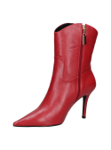 Botín rojo de cuero para mujer, diseño elegante con tacón alto y delgado, ideal para un look casual sofisticado.