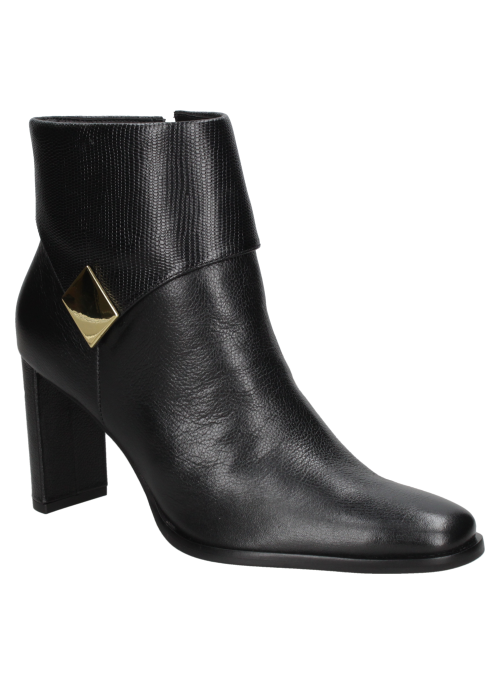 Botín negro de mujer en cuero elegante, ideal para ocasiones formales, con taco alto y grueso para mayor estabilidad.
