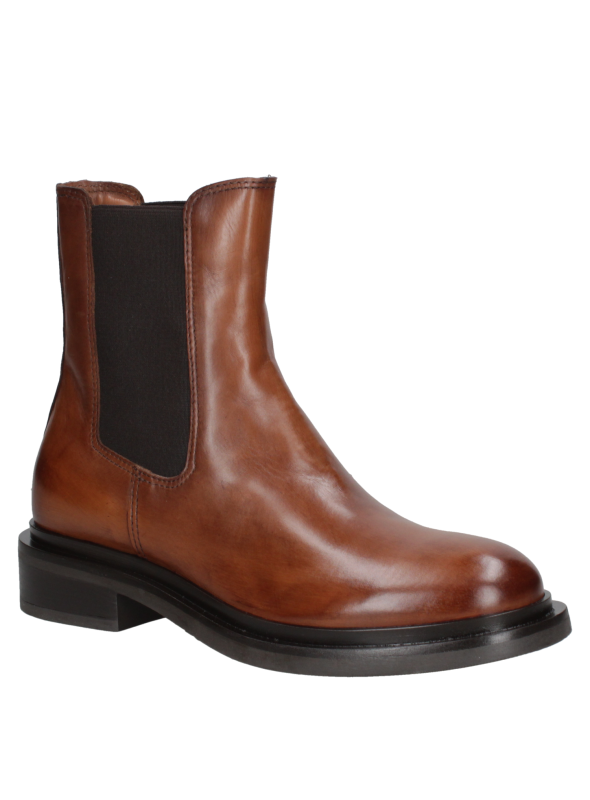 Botín Chelsea verde de cuero para mujer, con paneles elásticos y puntera redondeada. Ideal para uso urbano y formal.