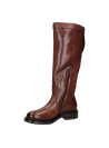 bota de cuero café para mujer, estilo casual, con suela robusta y ajuste de hebilla, combina con diversas prendas.