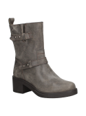 Bota de cuero gris para mujer, cierre pull-on con trabilla trasera, proporcionando fácil calce y ajuste.