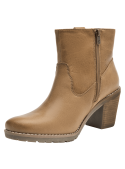 Botín casual camel de cuero para mujer, con costuras definidas y detalles metálicos, ofreciendo durabilidad y calidad.