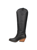 Bota de cuero negro para mujer, con detalles metálicos y refuerzo en el talón, combinando elegancia y funcionalidad.