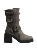 Calzado femenino en cuero taupe, con suela gruesa y taco alto, ideal para un look casual sofisticado.