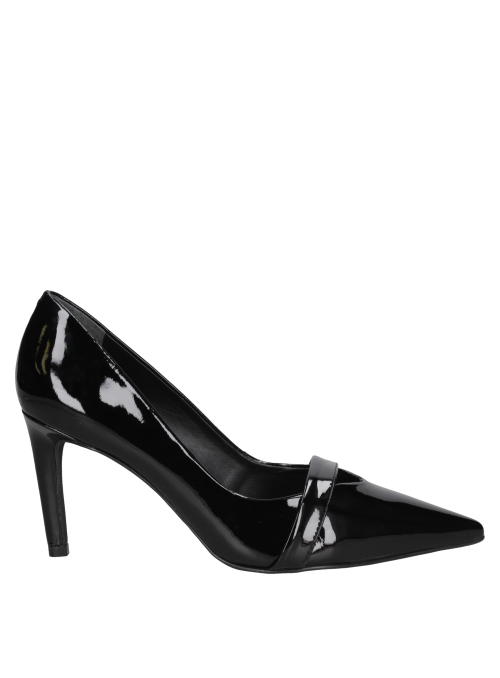 Elegante zapato de charol negro para mujer, con taco alto y acabado brillante, perfecto para ocasiones nocturnas.