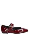 Calzado de cuero burdeos para mujer, estilo charol, con silueta clásica y ajuste cómodo, perfecto para un look moderno.