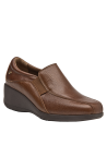 Zapato de cuero café para mujer, ideal para uso diario con estilo clásico.