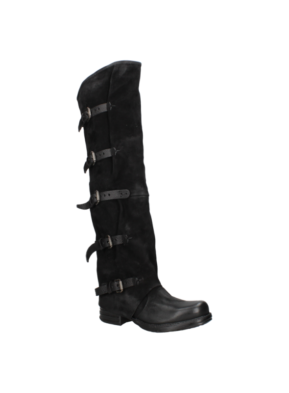 Bota alta negra de cuero para mujer, estilo casual robusto con correas y hebillas para ajuste cómodo y seguro.