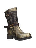 Bota de cuero oro con tachas para mujer, diseño robusto y estilizado, ideal para moda alternativa y funcionalidad práctica.