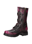 Bota de cuero fucsia con múltiples correas y diseño audaz, adecuada para mujeres que buscan un estilo distintivo.