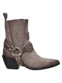 Bota de cuero taupe con punta afilada y tacón cuadrado, ideal para un look casual o alternativo.